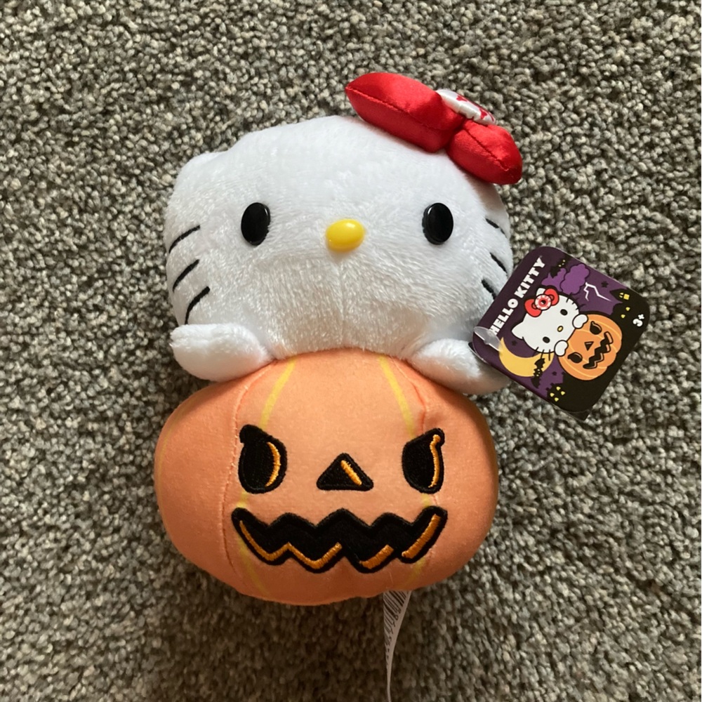 NWT Halloween pumpkin hello kitty plush